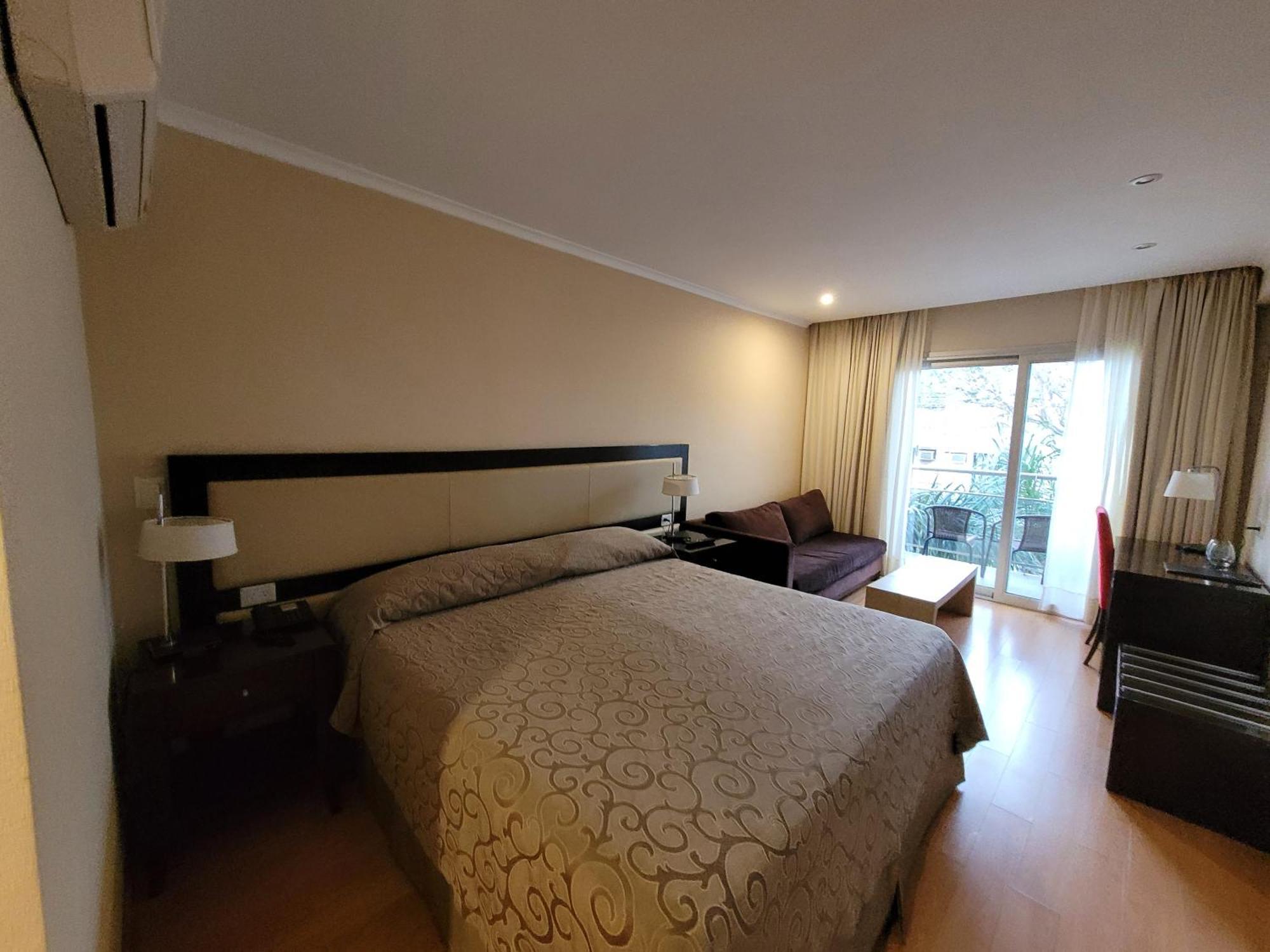 Hotel Plaza Колон Экстерьер фото