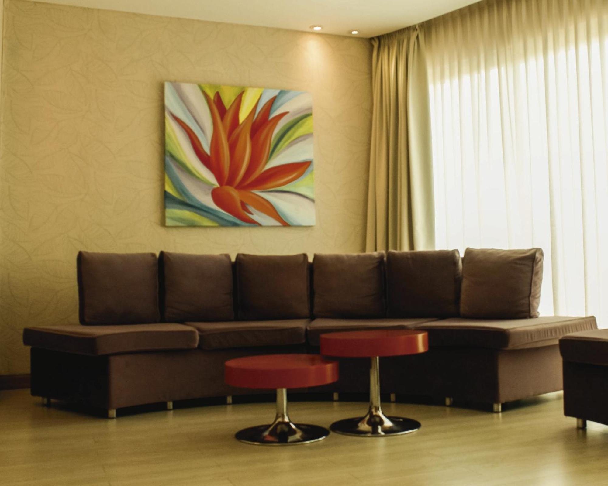 Hotel Plaza Колон Экстерьер фото